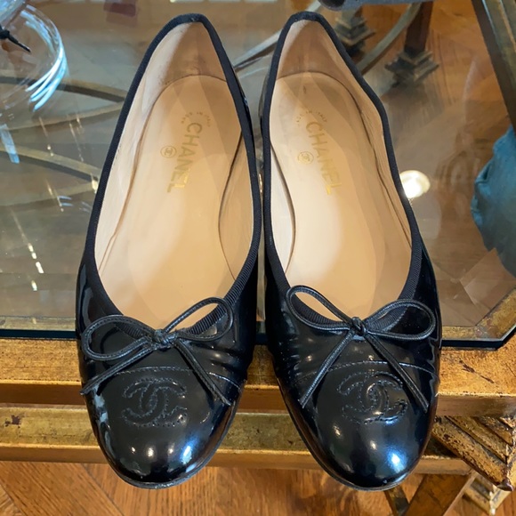 CHANEL Shoes - Black Chanel ballet flat patent leather